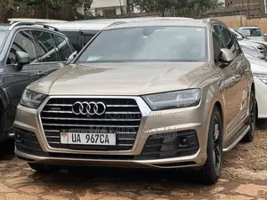 Audi Q7 2017 Gold