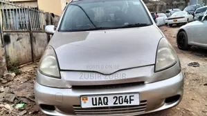 Toyota Fun Cargo 2005 Gold