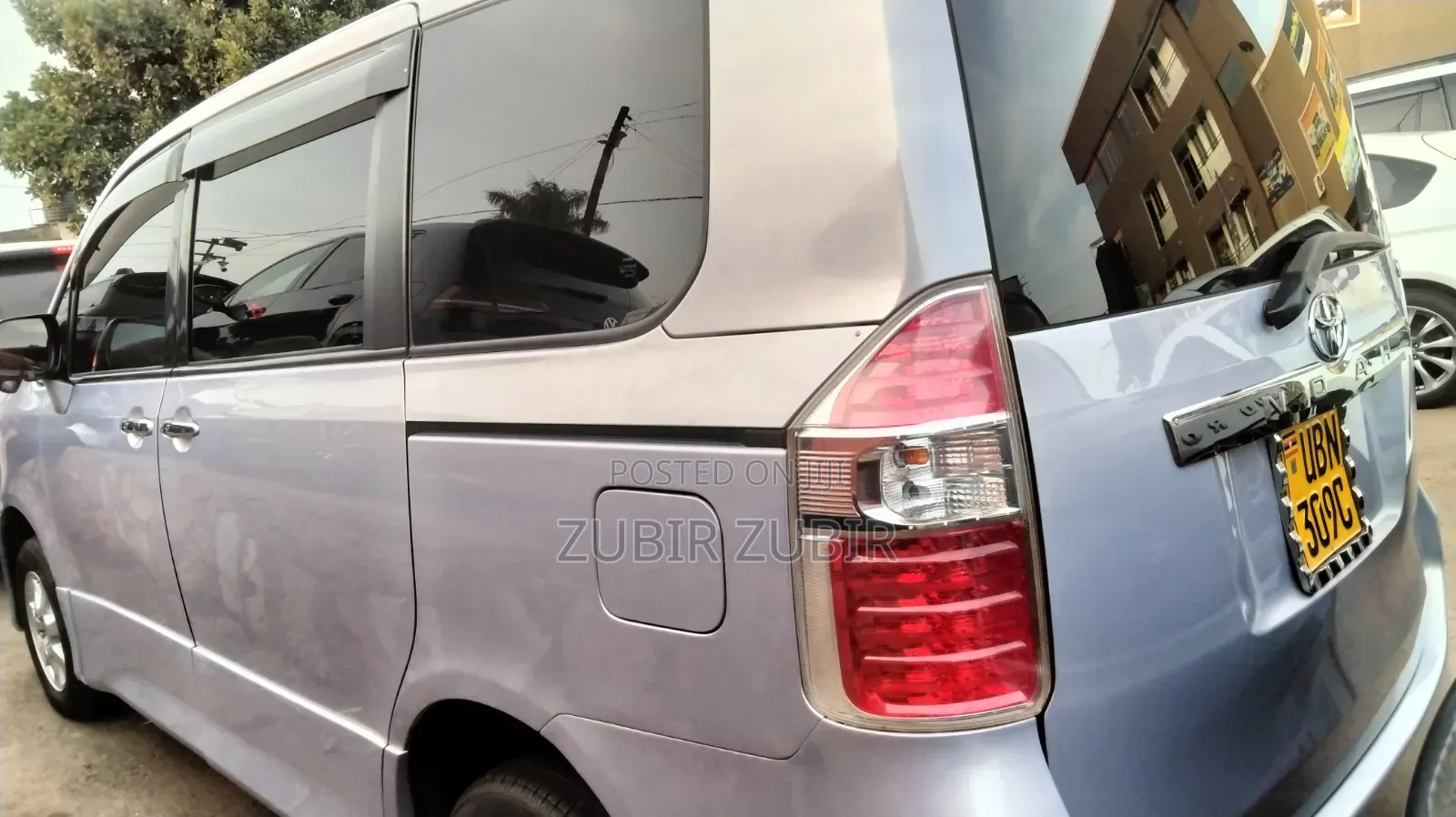 Toyota Noah 2009 Blue