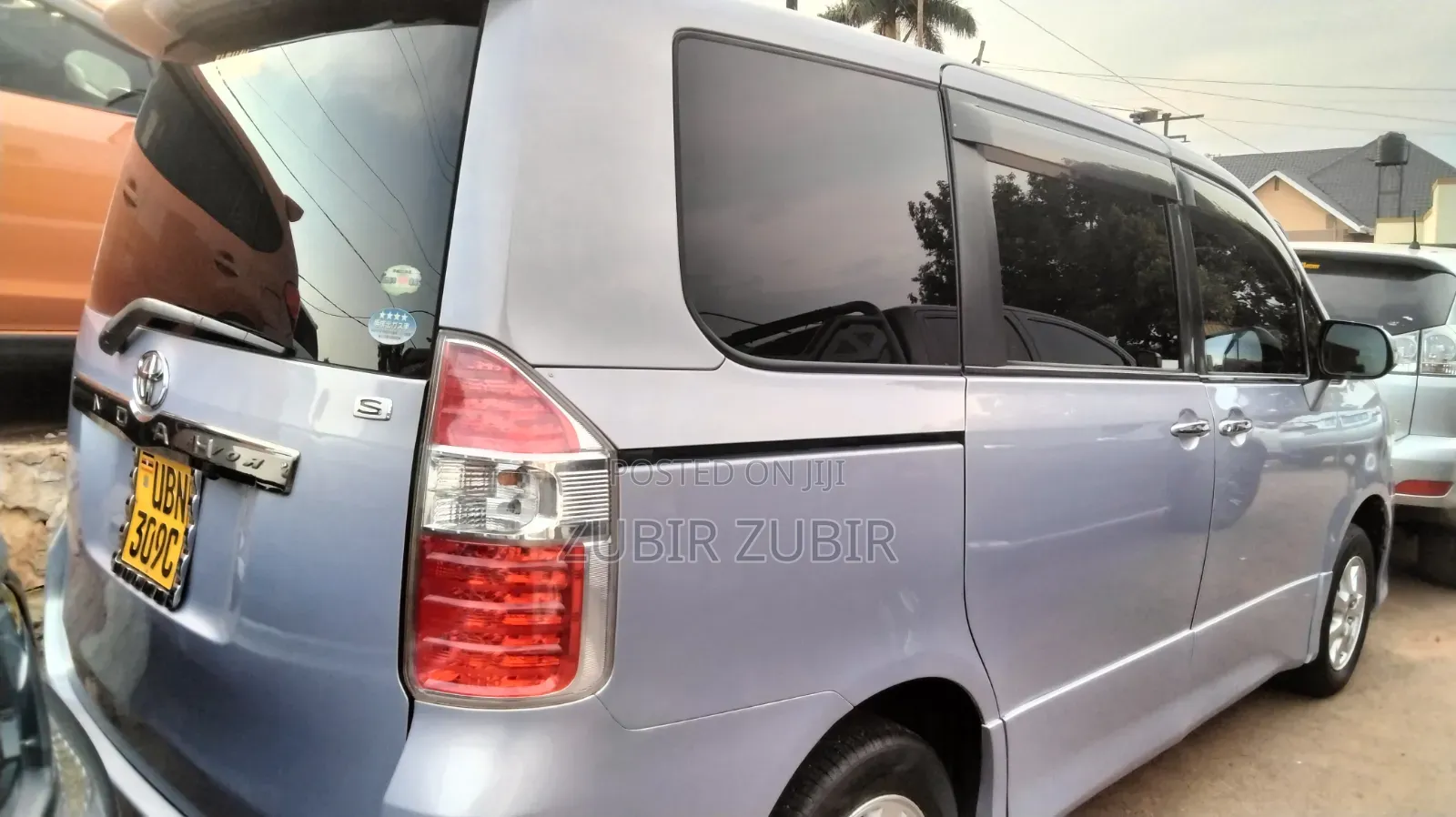 Toyota Noah 2009 Blue