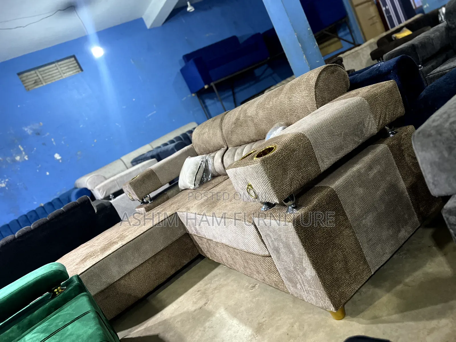Classic Hone L -Shape 3 Seater