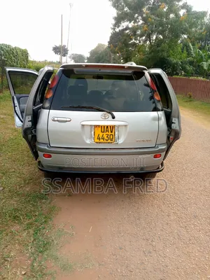 Toyota Raum 1999 Silver