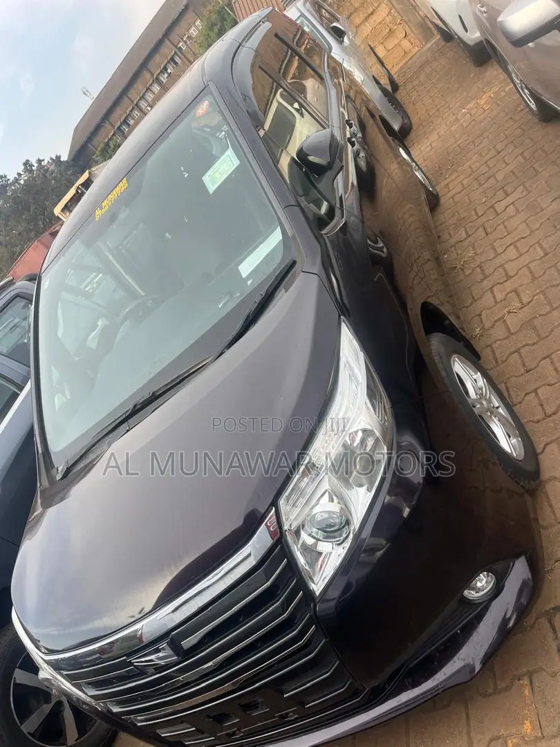 Toyota Noah 2.0 AWD (8 Seater) 2014 Maroon