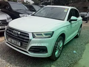 Audi Q5 2.0T Premium AWD quattro 2019 White