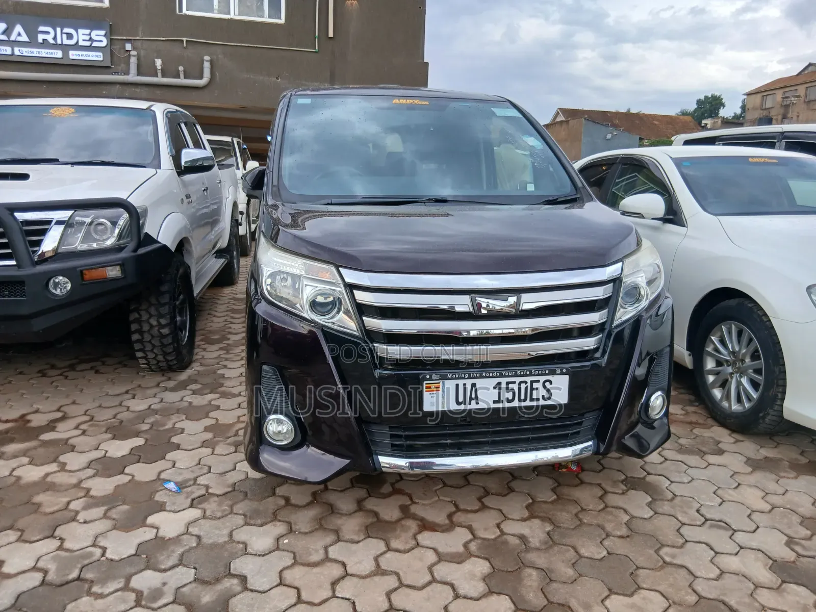 Toyota Noah 2014 Maroon