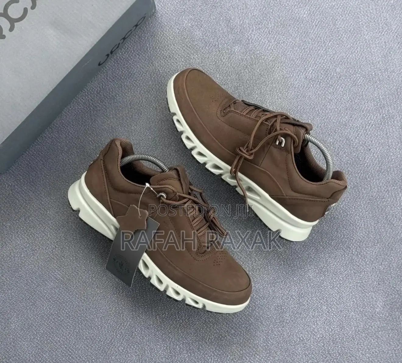 Original Brown Ecco Multi-Vent Leather Sneakers