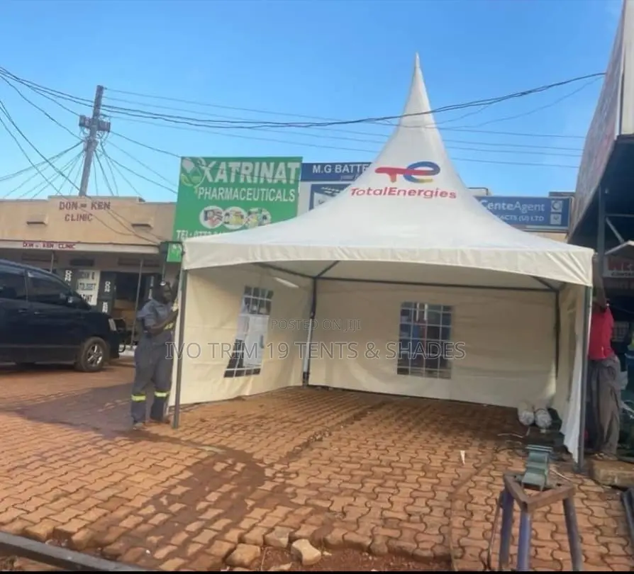 50-Seater Pyramid Canopy