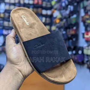Men’S Black/Brown Clarks Push in Slide Sandals