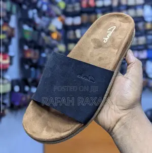 Men’S Black/Brown Clarks Push in Slide Sandals