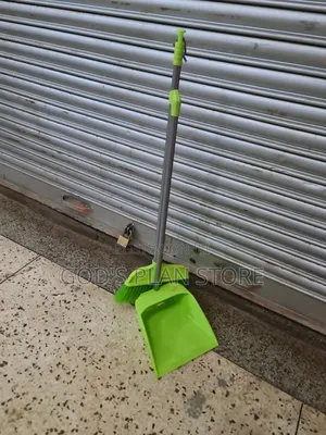 3m Brite Comb of Plastic Dust Pan and Broom