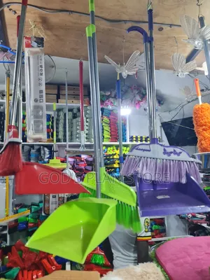 3m Brite Comb of Plastic Dust Pan and Broom