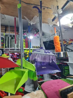 3m Brite Comb of Plastic Dust Pan and Broom