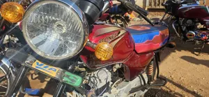 Bajaj Boxer 2025 Red