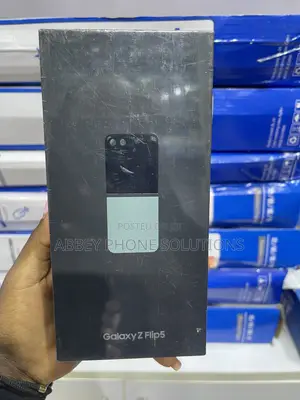 New Samsung Galaxy Z Flip5 256 GB Green