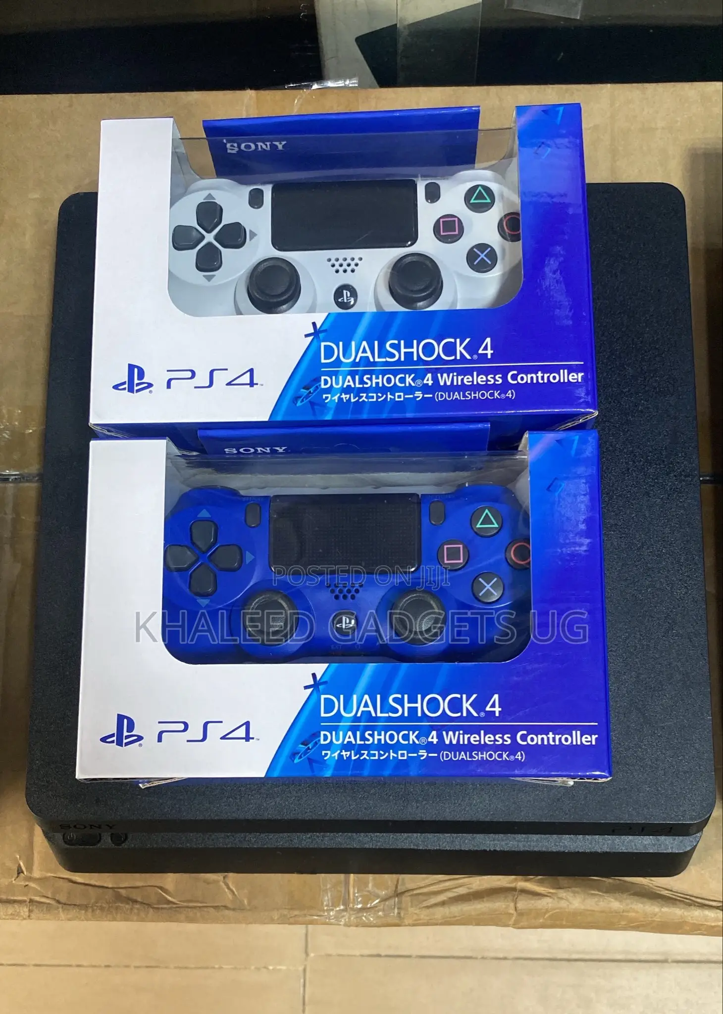Ps4 Slim With 2 Dualshock Controllers