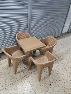 Hard Rigid Indoor Outdoor Plastic Table and Chairs