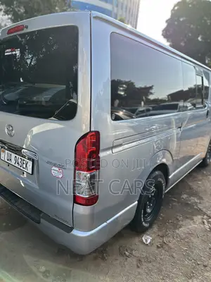 Toyota HiAce 2011 Silver
