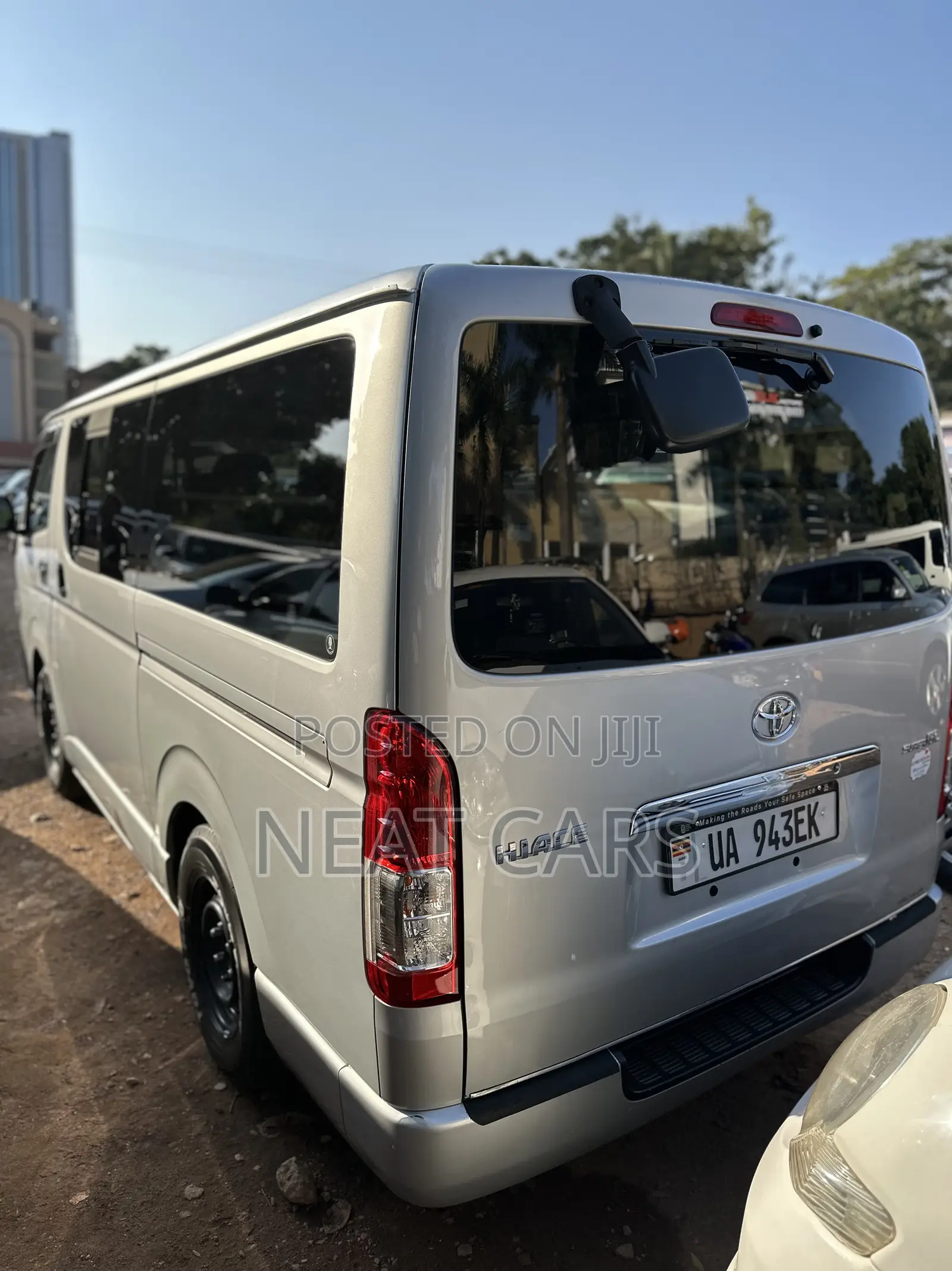 Toyota HiAce 2011 Silver