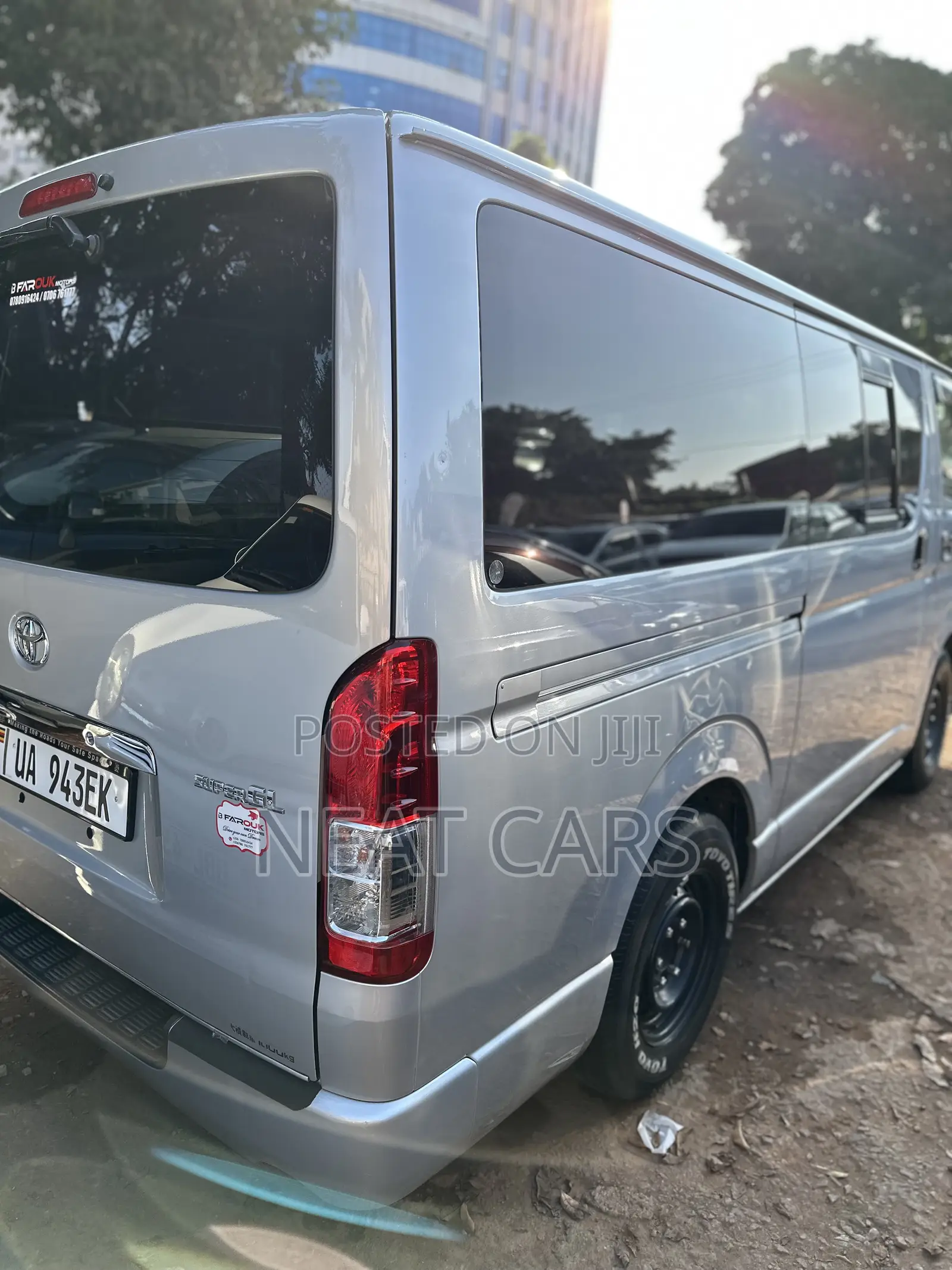 Toyota HiAce 2011 Silver