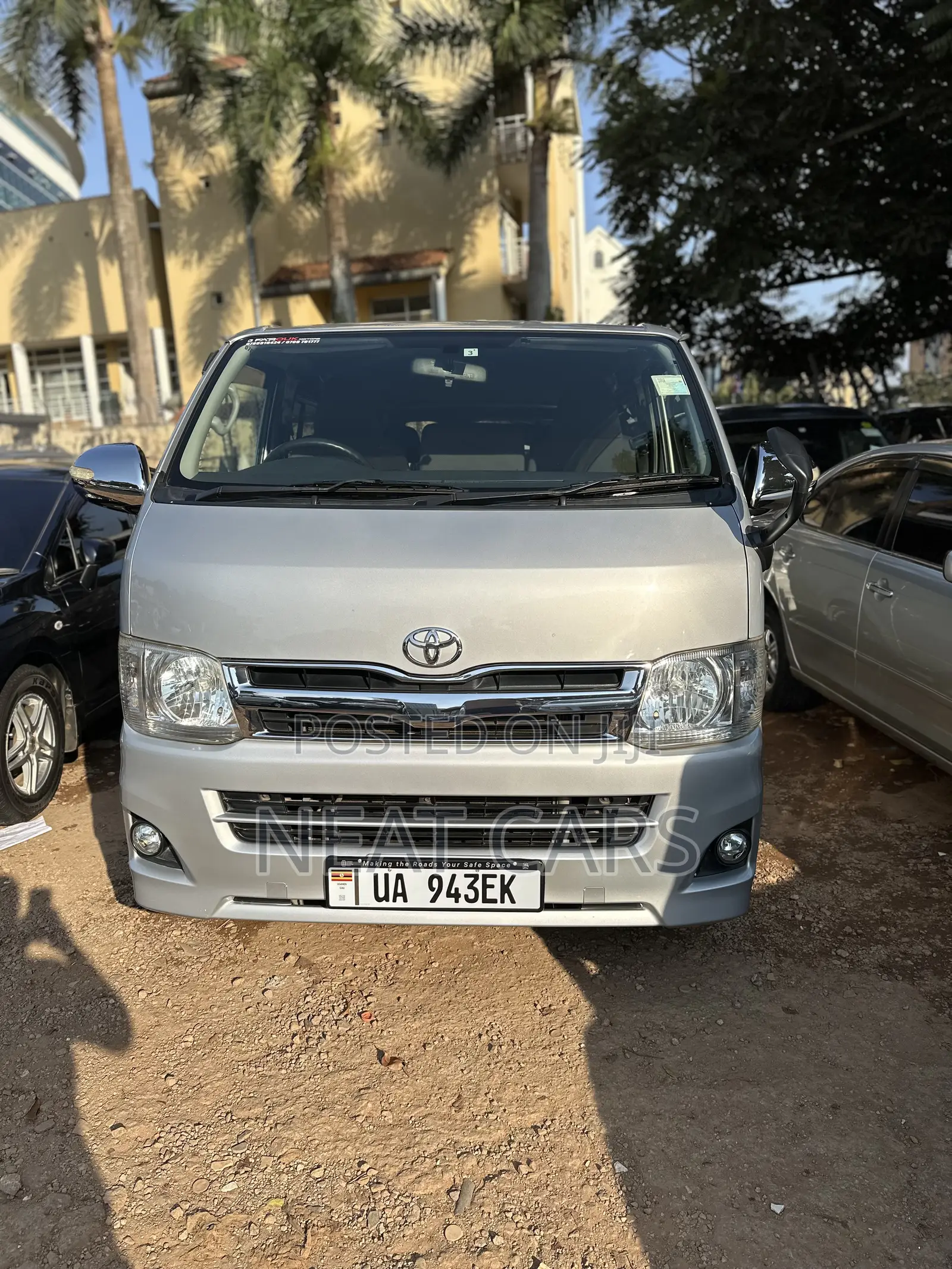 Toyota HiAce 2011 Silver