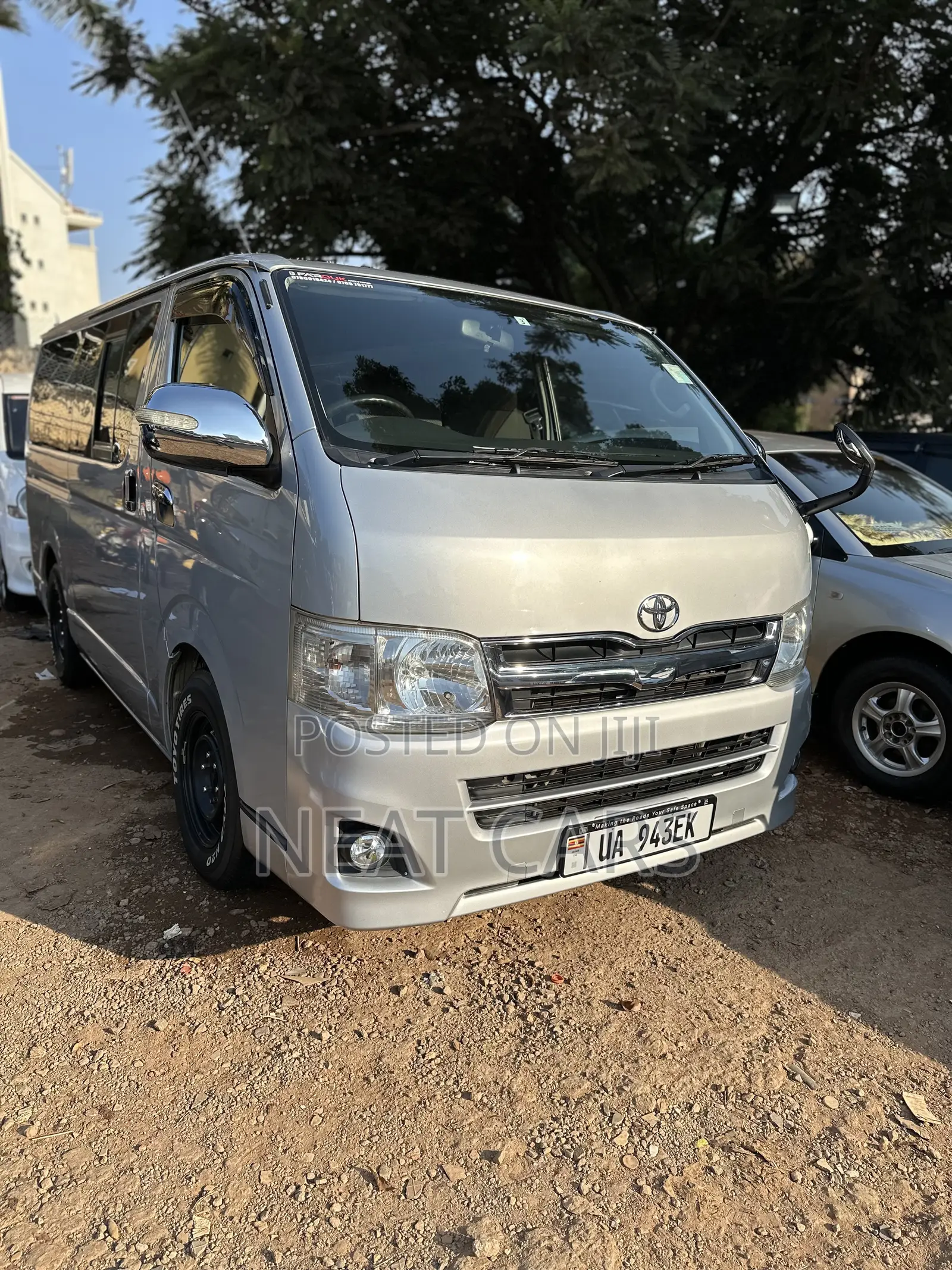 Toyota HiAce 2011 Silver