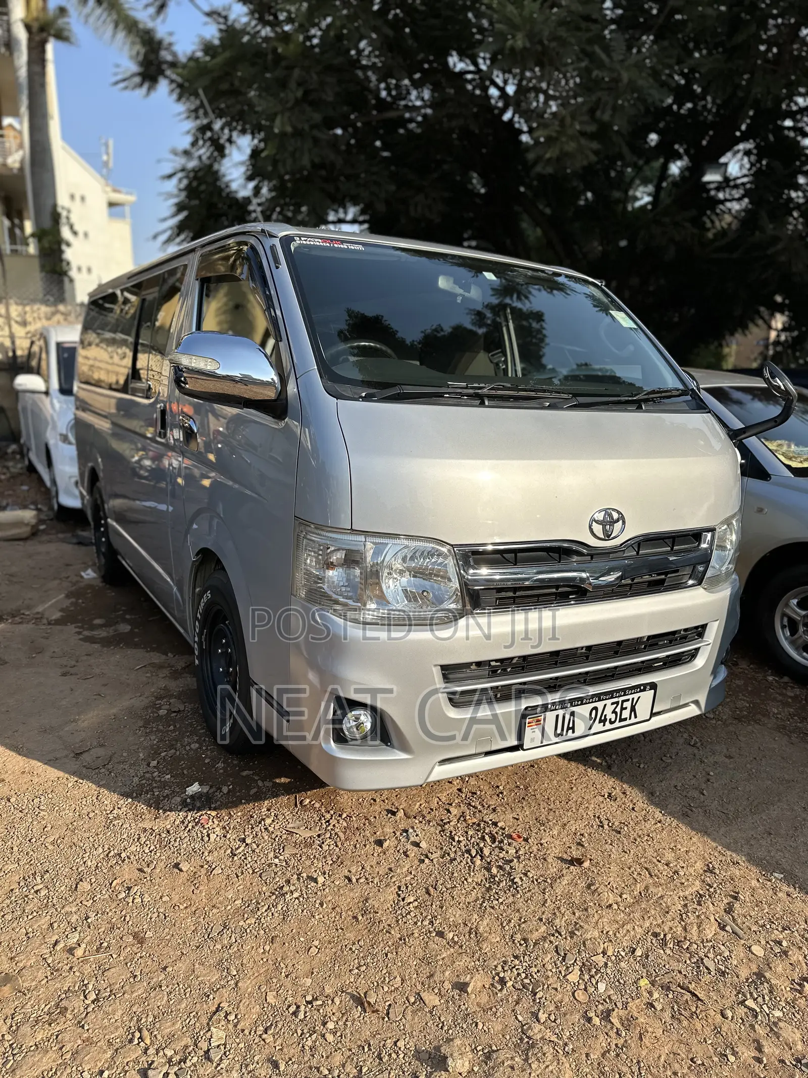 Toyota HiAce 2011 Silver