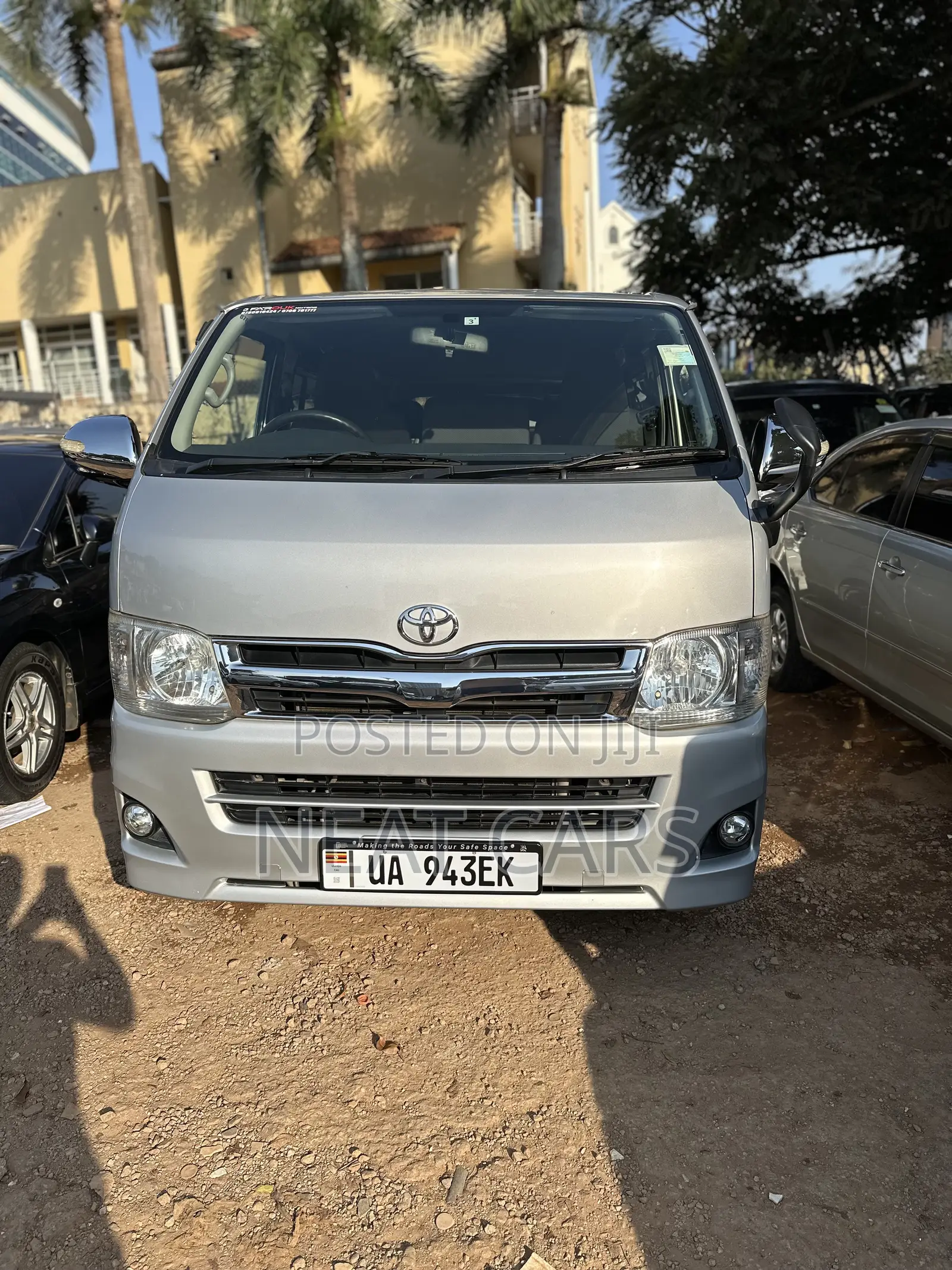 Toyota HiAce 2011 Silver