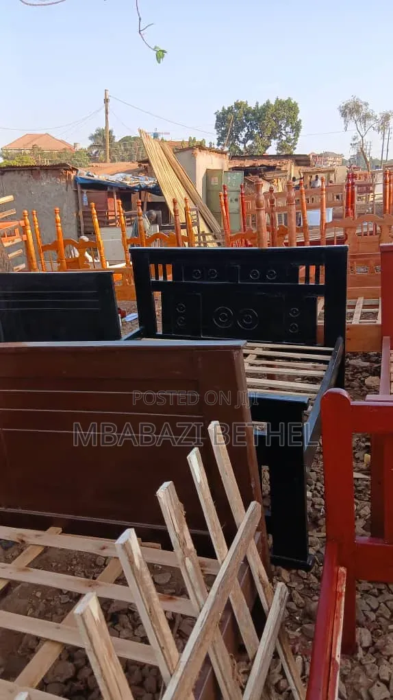5by6 Wooden Bed on Quick Sale