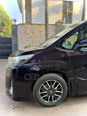 Toyota Noah 2016 Maroon