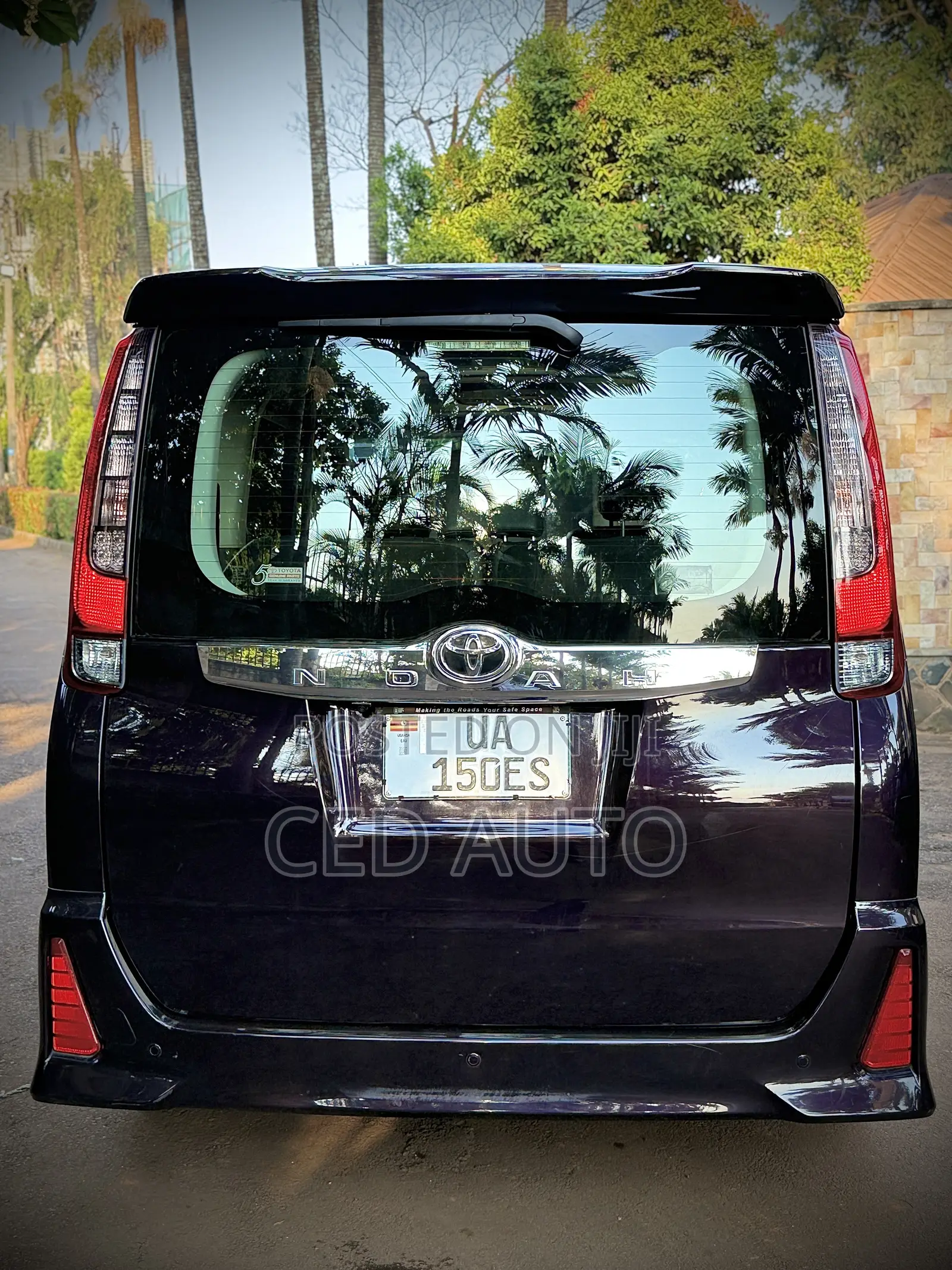 Toyota Noah 2016 Maroon