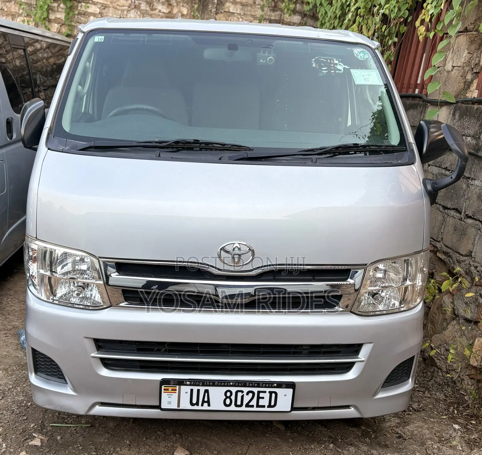 Toyota HiAce 2013 Silver