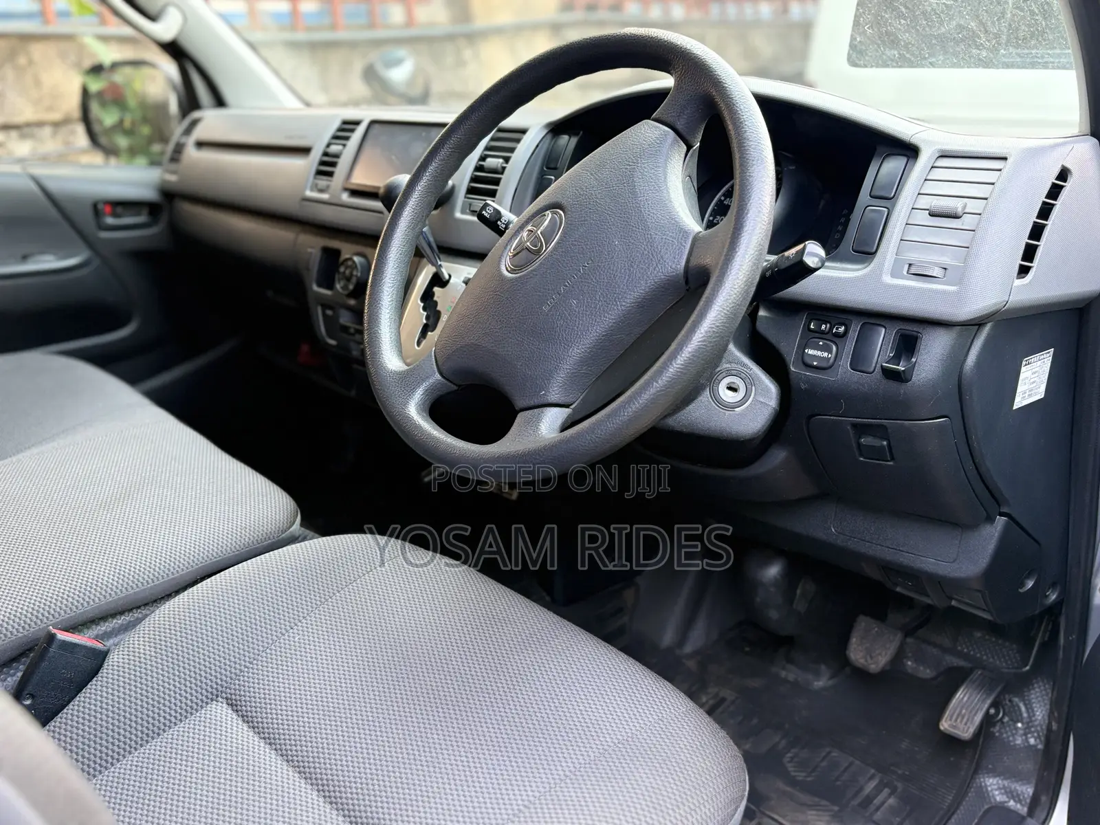 Toyota HiAce 2013 Silver