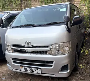 Toyota HiAce 2013 Silver