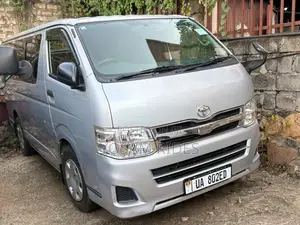 Toyota HiAce 2013 Silver