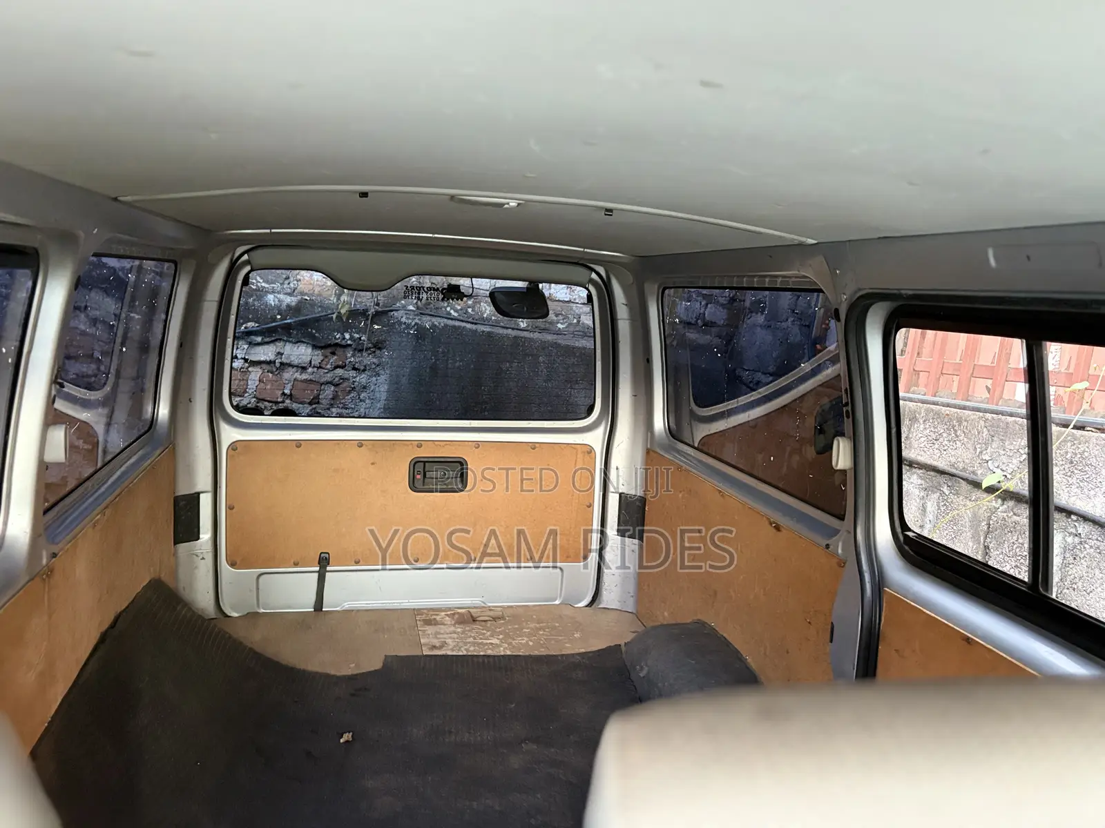 Toyota HiAce 2013 Silver