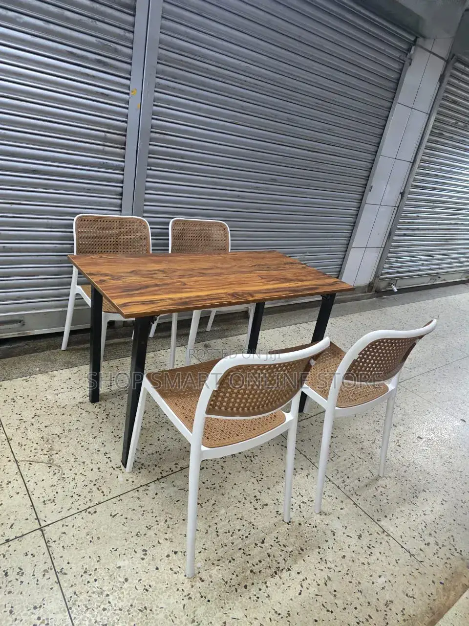 Bar Hotel Restaurant Garden Plastic Table and Chairs