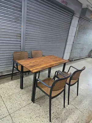 Indoor/Outdoor Dining Folding Table and Chairs (Restaurant/Barsgarden