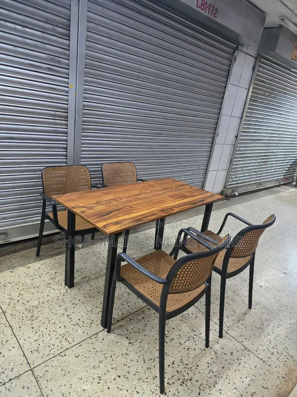 Indoor/Outdoor Dining Folding Table and Chairs (Restaurant/Barsgarden