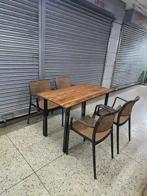 Indoor/Outdoor Dining Folding Table and Chairs (Restaurant/Barsgarden