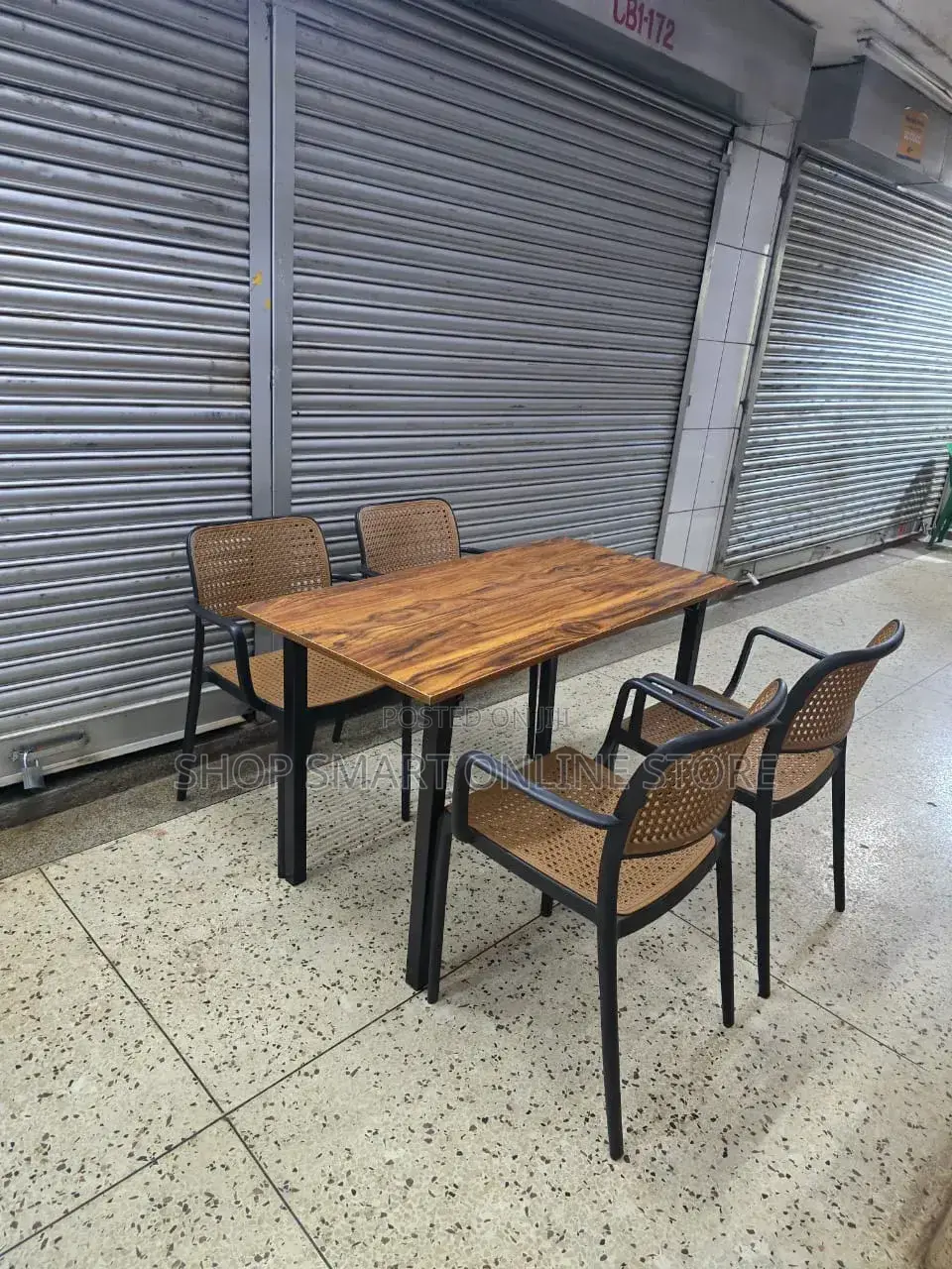 Indoor/Outdoor Dining Folding Table and Chairs (Restaurant/Barsgarden