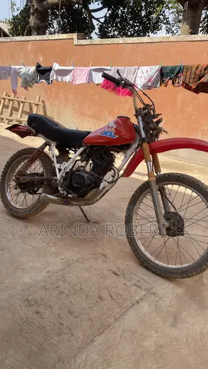 Honda XL 125 1985 Red
