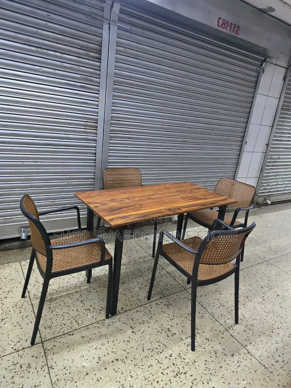 Center Stand Dining Table and Chairs