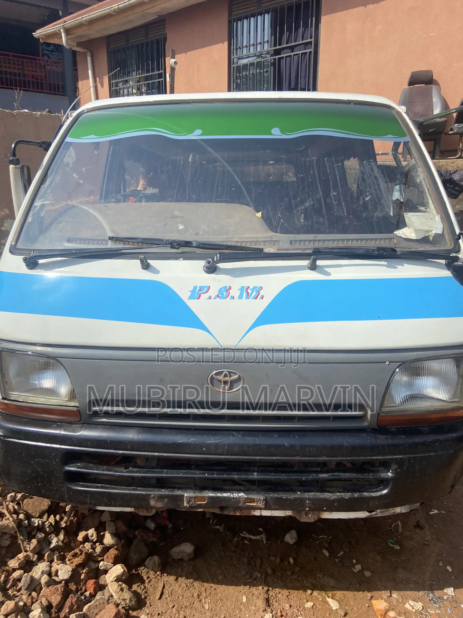 Toyota HiAce 2012 White