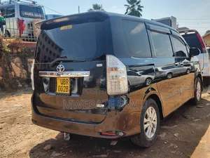 Toyota Noah 2011 Black