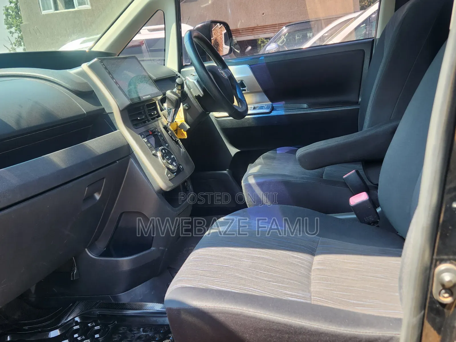 Toyota Noah 2011 Black