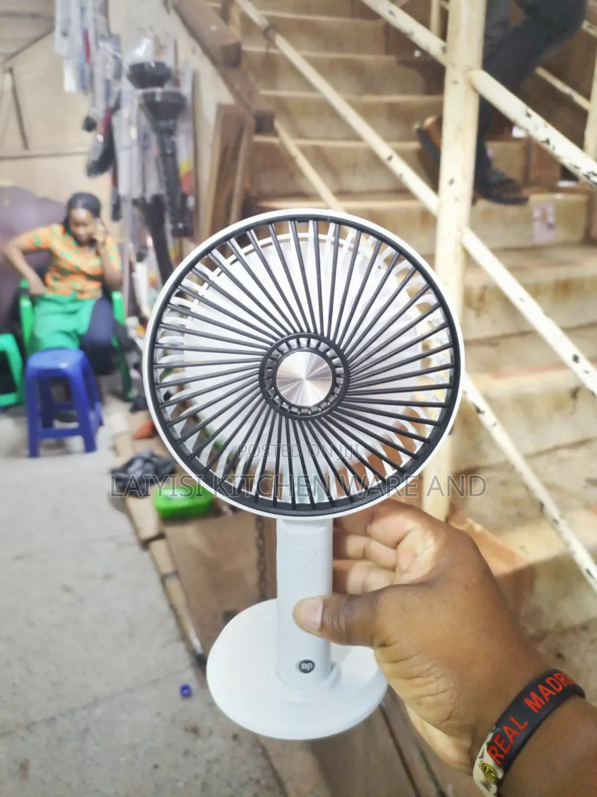 Dp Portable High Quality Desktop Rechargeable Handheld Fan Dp-7640