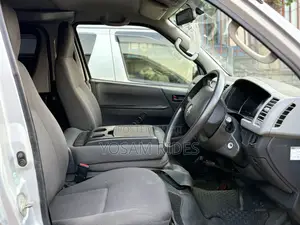 Toyota HiAce 2012 Beige