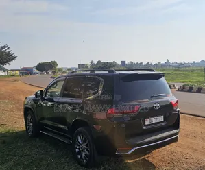 Toyota Land Cruiser 2016 Black