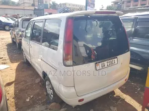 Toyota Noah 2001 White