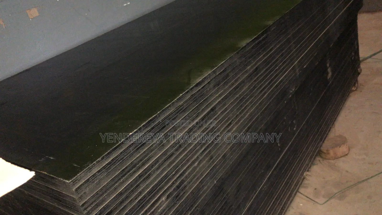 Strong and Smooth Filmed Marine Boards Black Plain